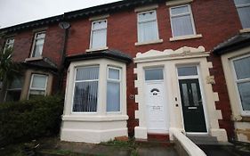 Bryan Choice - Close To Town Centre - Games Room - Large Property